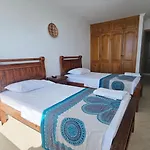 Amplio Apartamento Para Grupos Cerca Al Mar Por Parceros Group